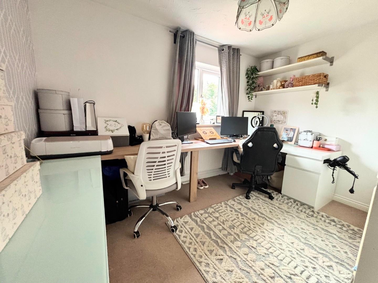 Farmers Close, Wootton Fields