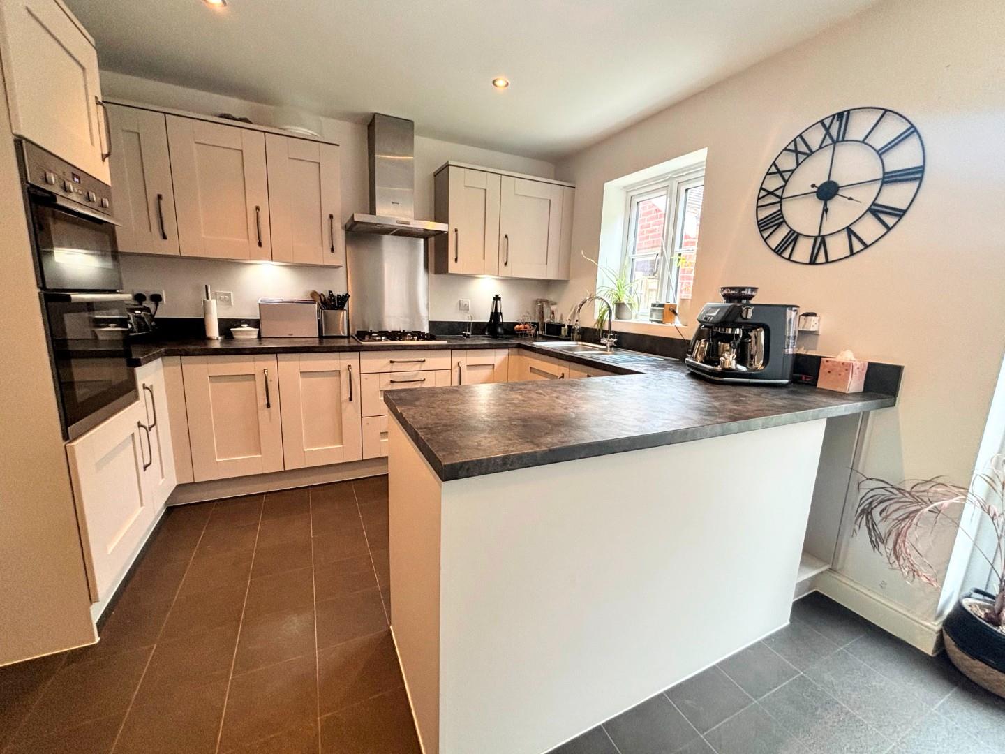 Clover Lane, Wootton