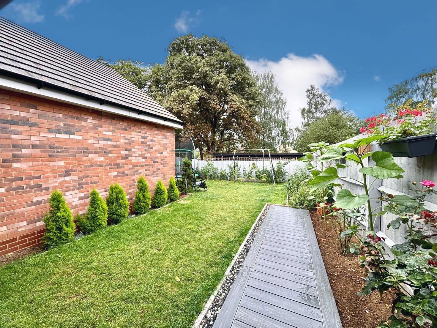 Sparrowhawk Crescent, Hardingstone