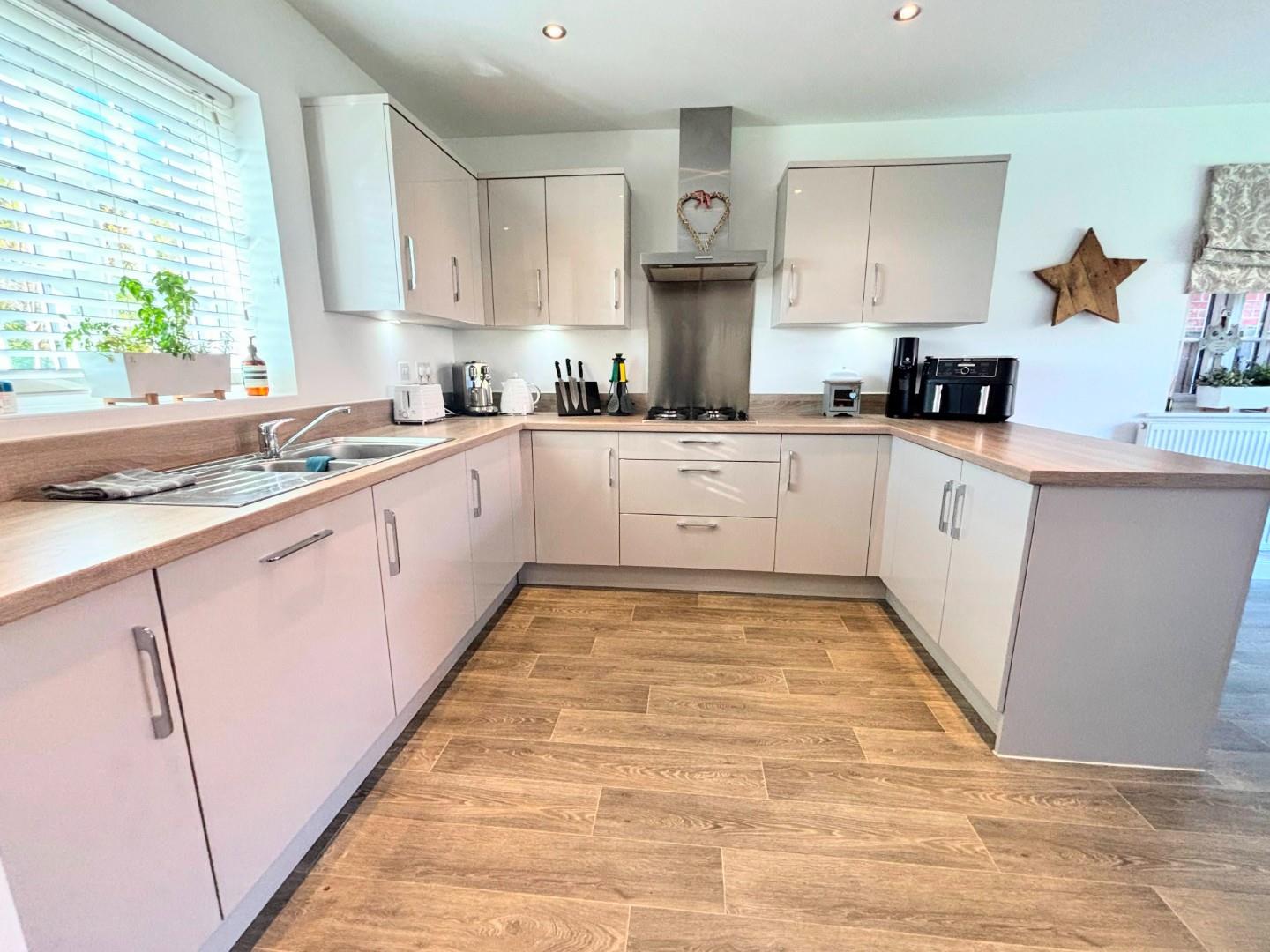 Clover Lane, Wootton Fields