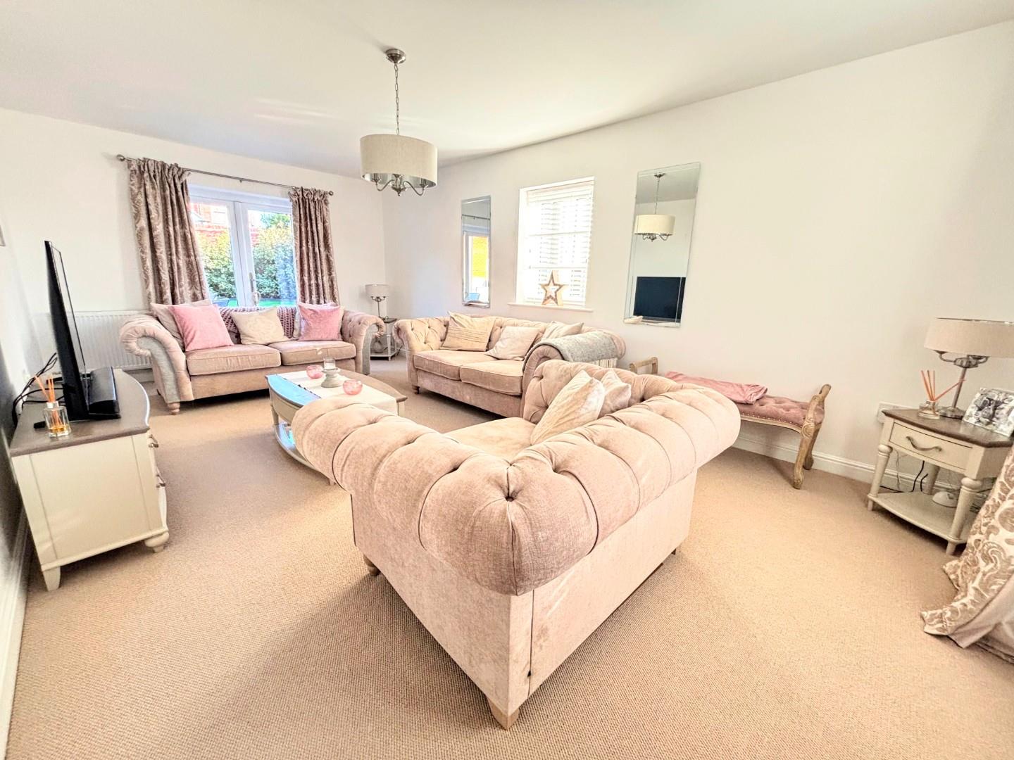 Clover Lane, Wootton Fields