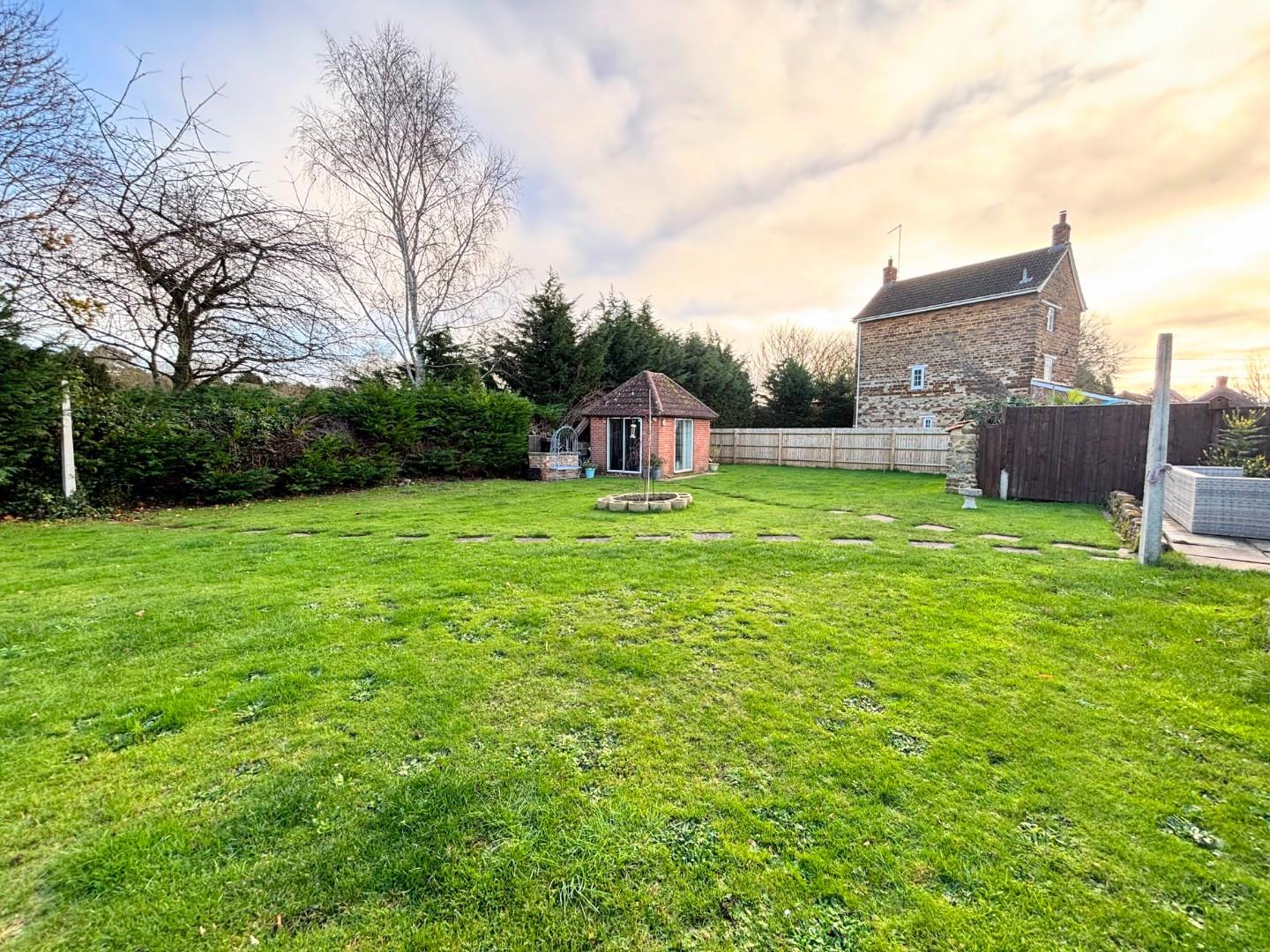 Lodge Road, Little Houghton