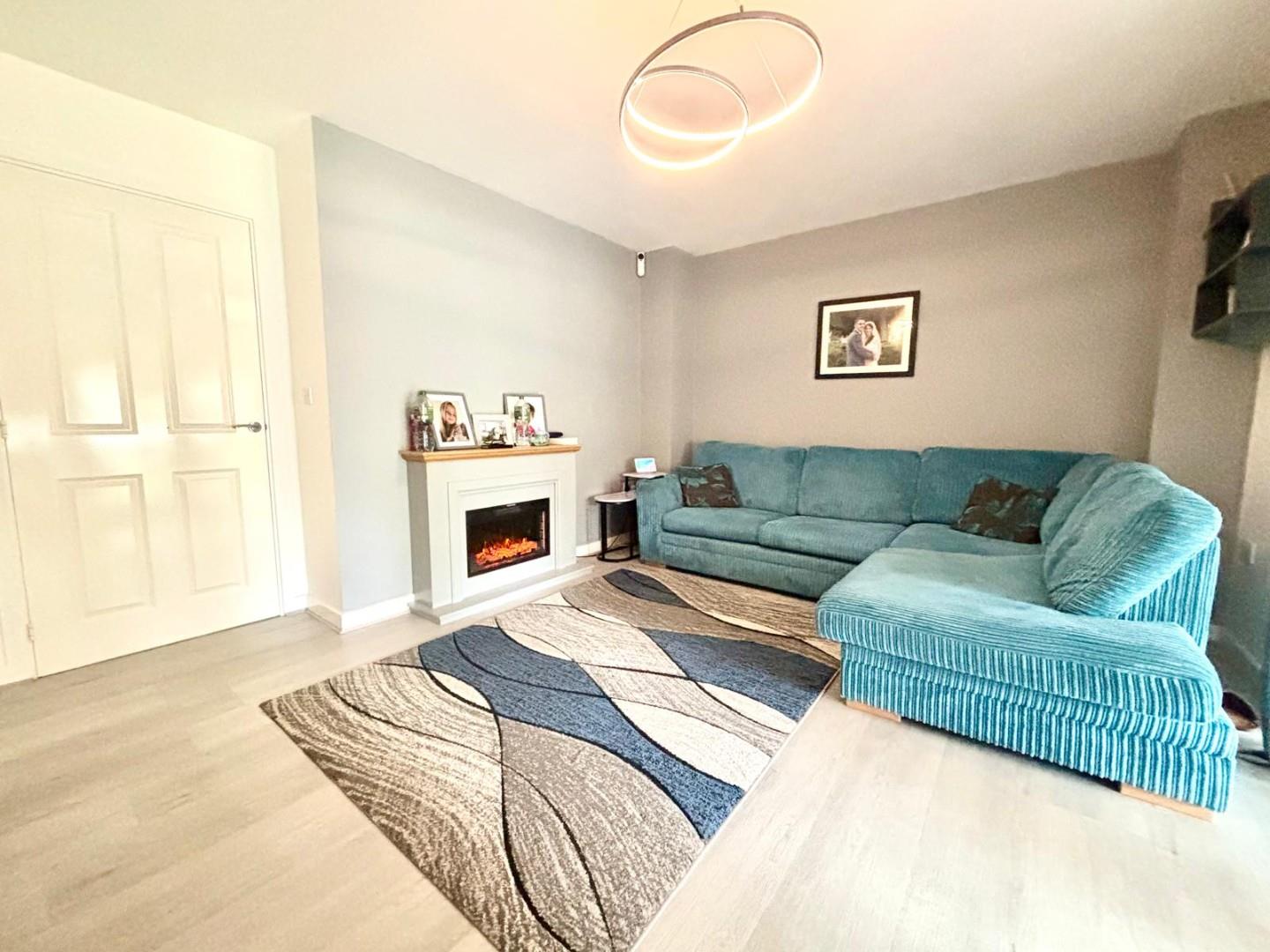 Sparrowhawk Crescent, Hardingstone