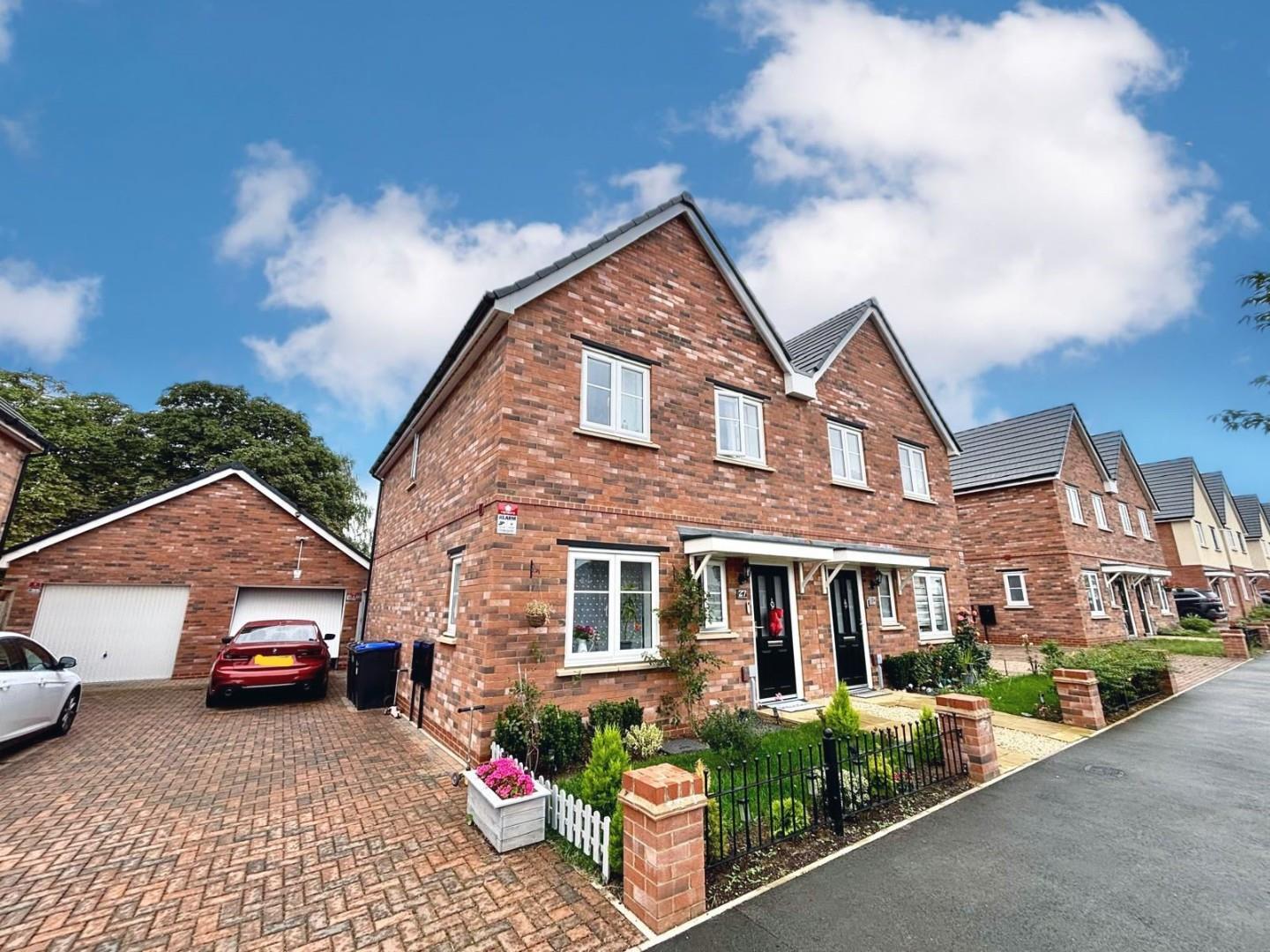 Sparrowhawk Crescent, Hardingstone