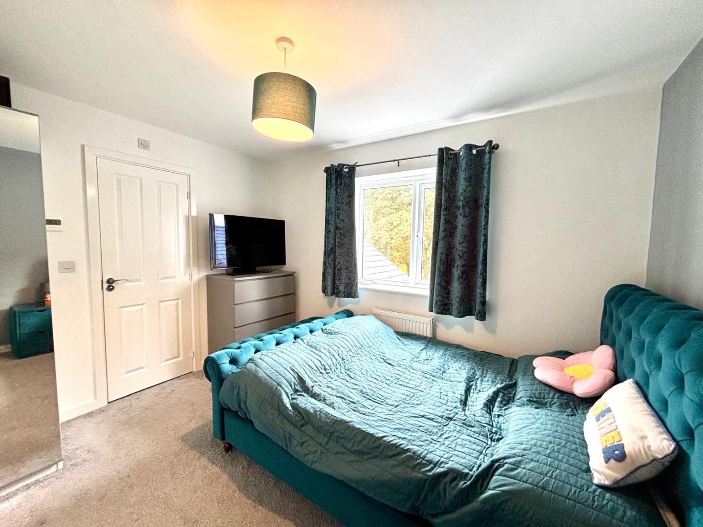 Sparrowhawk Crescent, Hardingstone