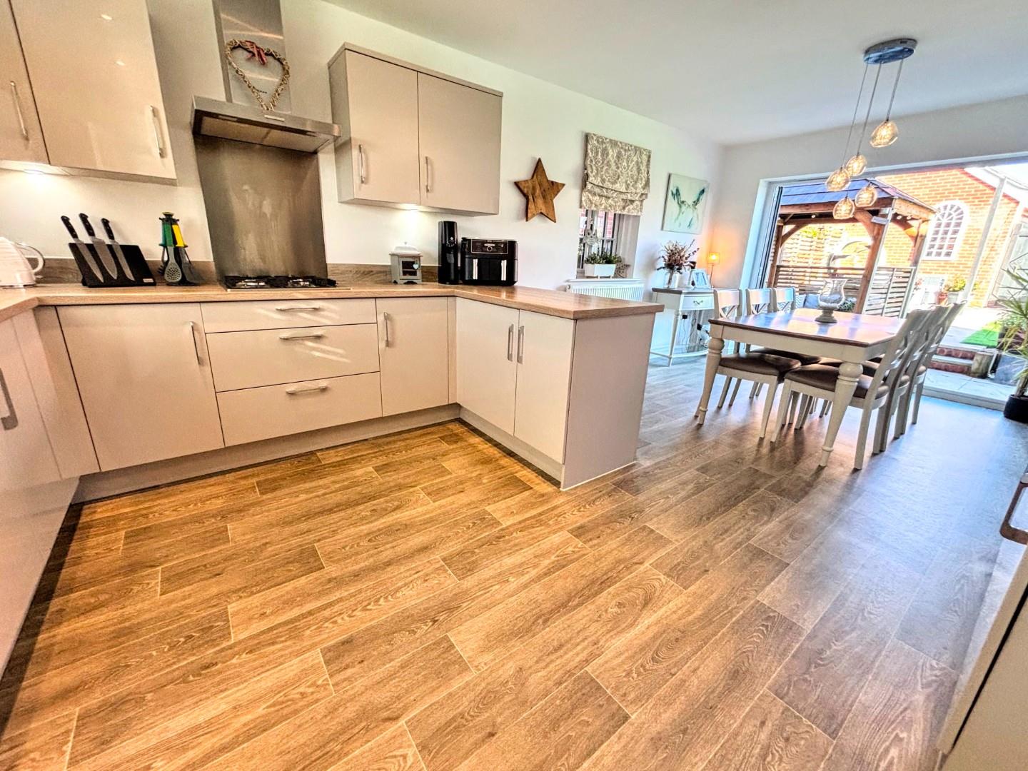 Clover Lane, Wootton Fields