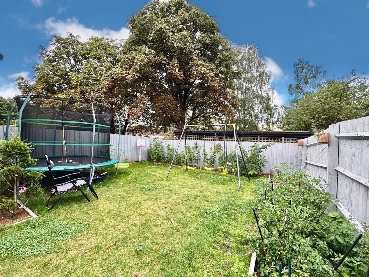 Sparrowhawk Crescent, Hardingstone