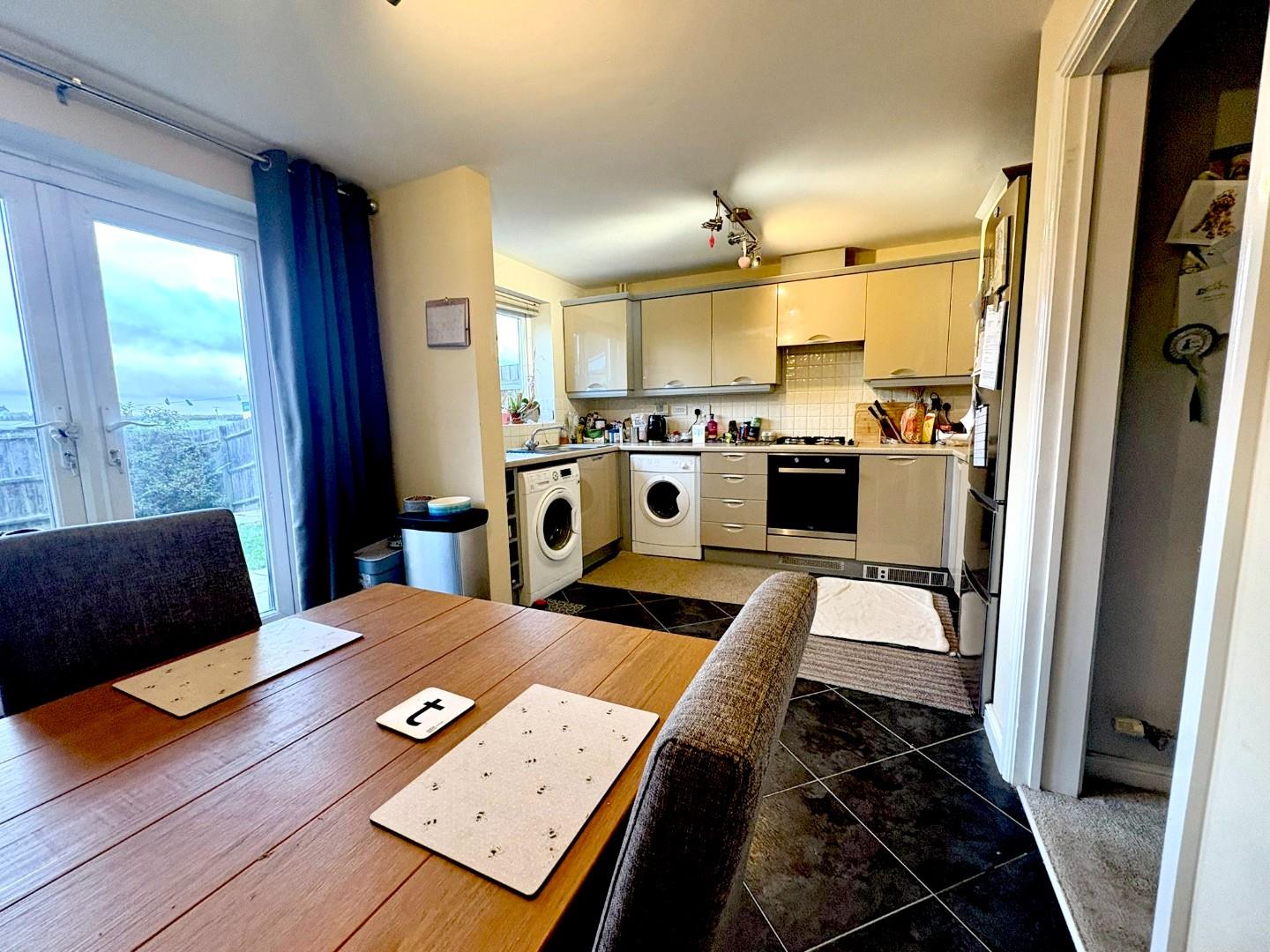 Robinson Way, Wootton Fields