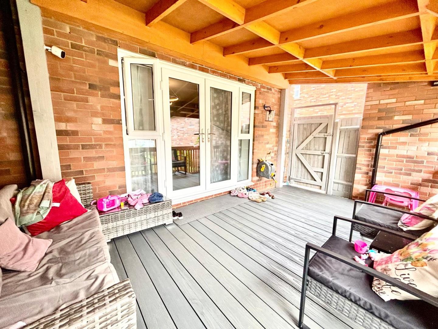 Sparrowhawk Crescent, Hardingstone