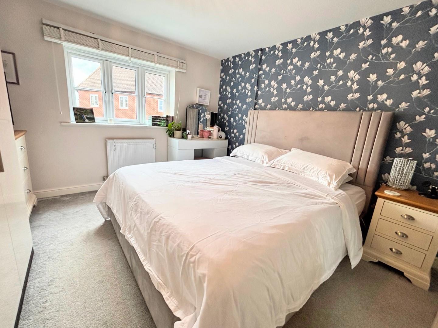 Clover Lane, Wootton