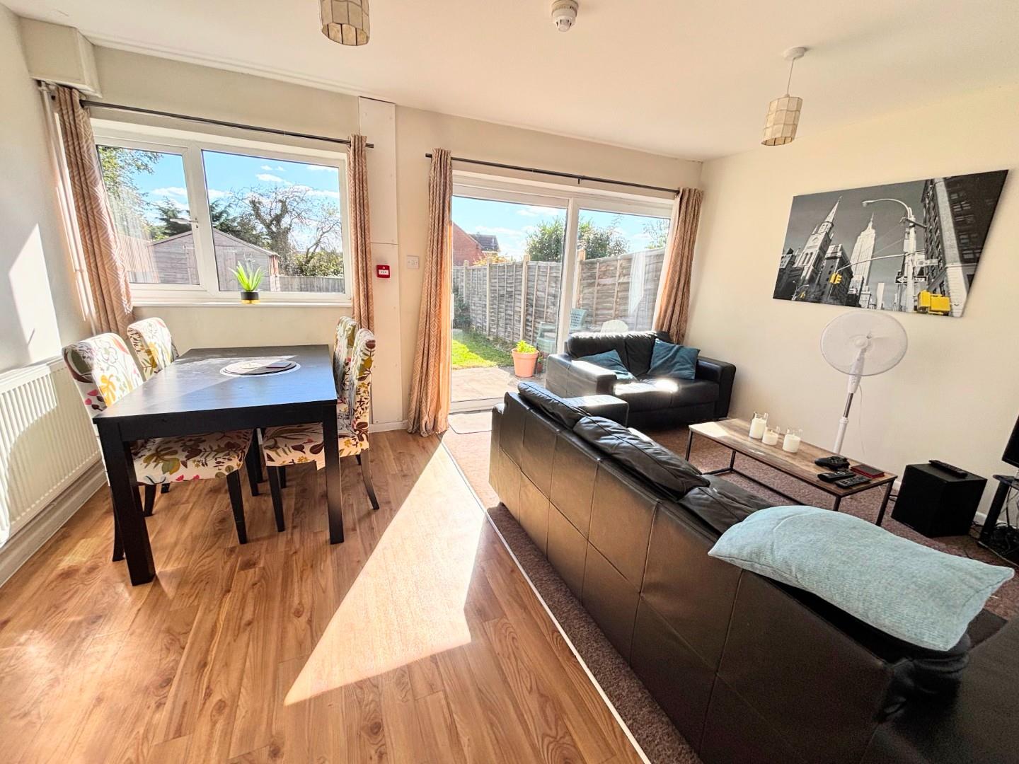 Berry Lane, Wootton Village