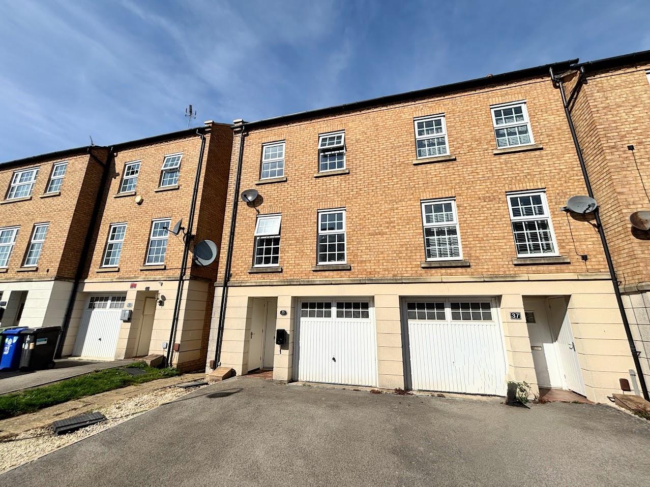 Finney Drive, Grange Park