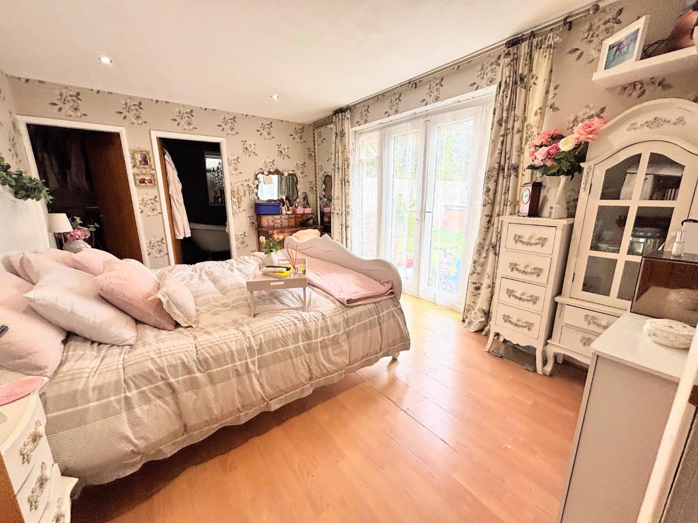 Chestnut Avenue, Wootton Village