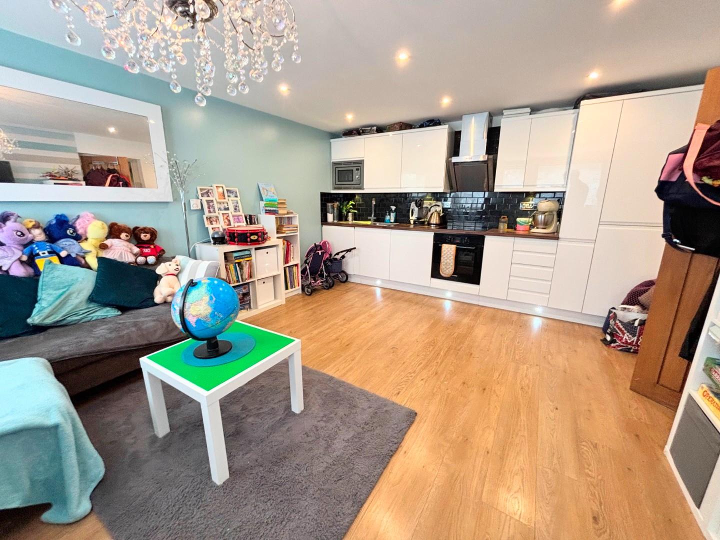 Chestnut Avenue, Wootton Village