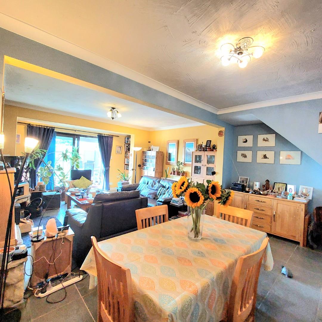 Sunnyside, Earls Barton