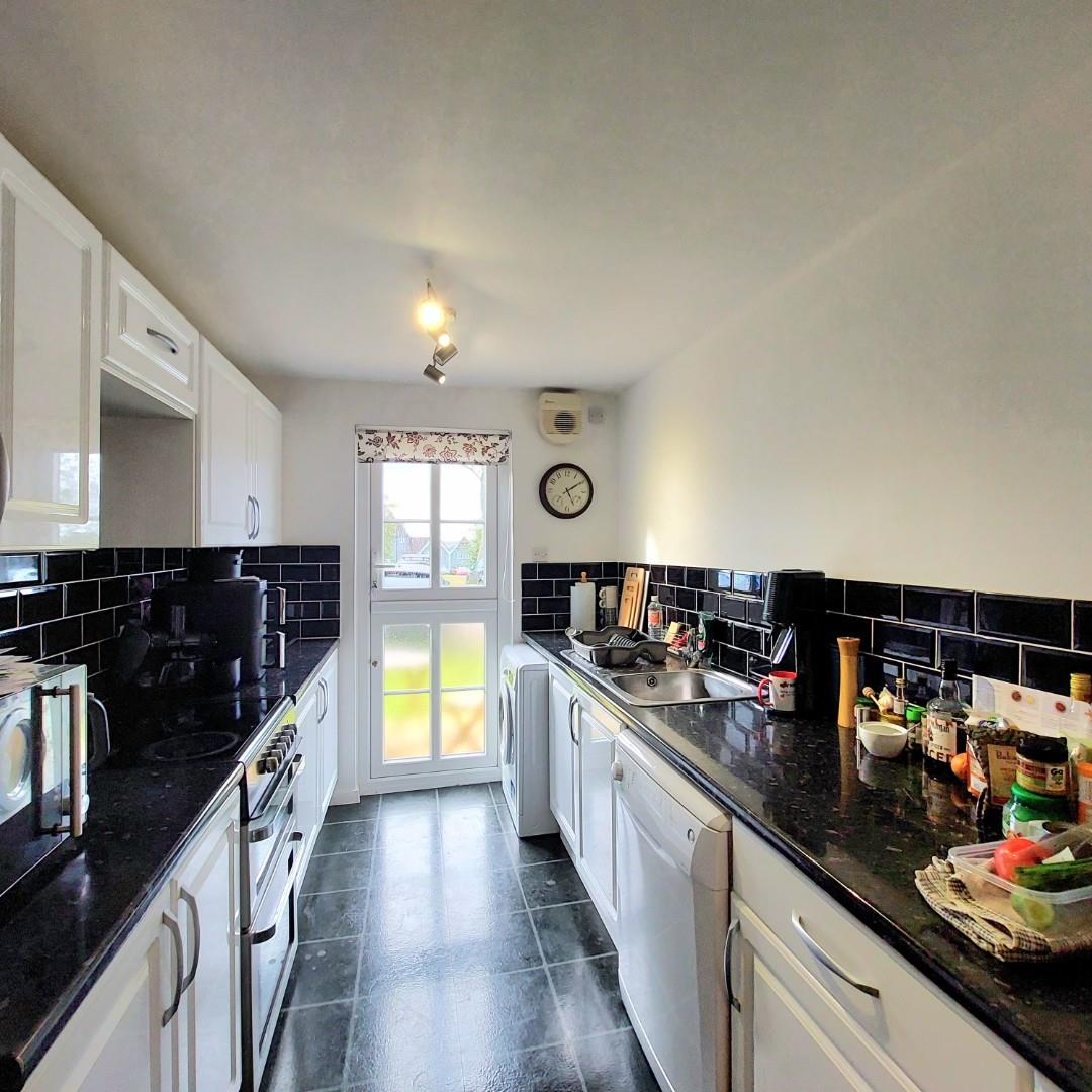 The Roundel, Overstone