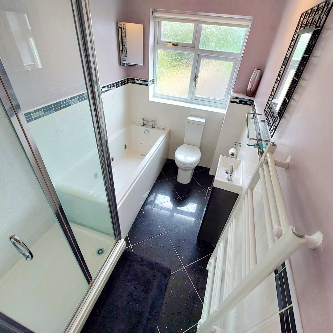 Northampton Road, Earls Barton