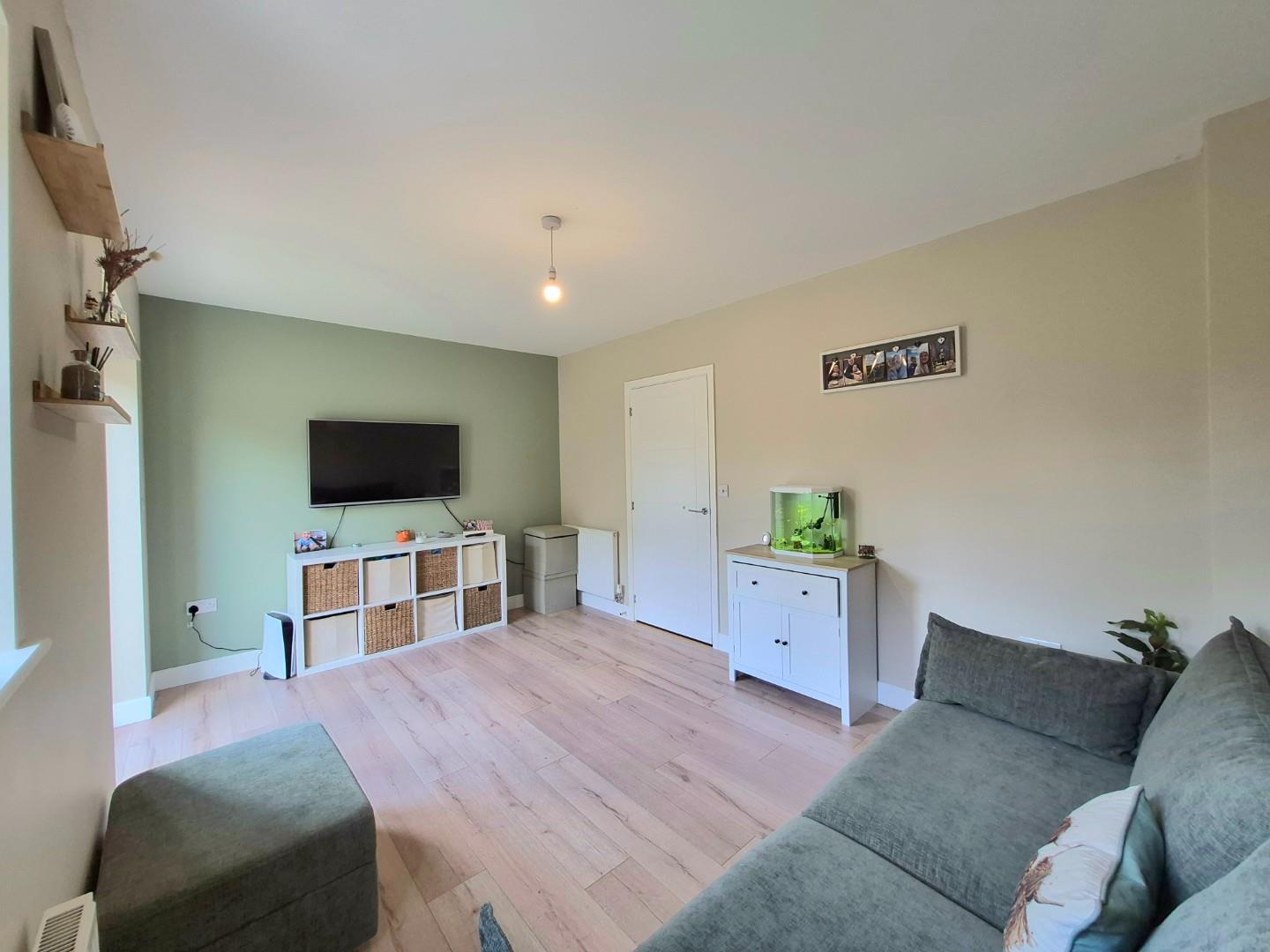 Holdenby Lane, Earls Barton