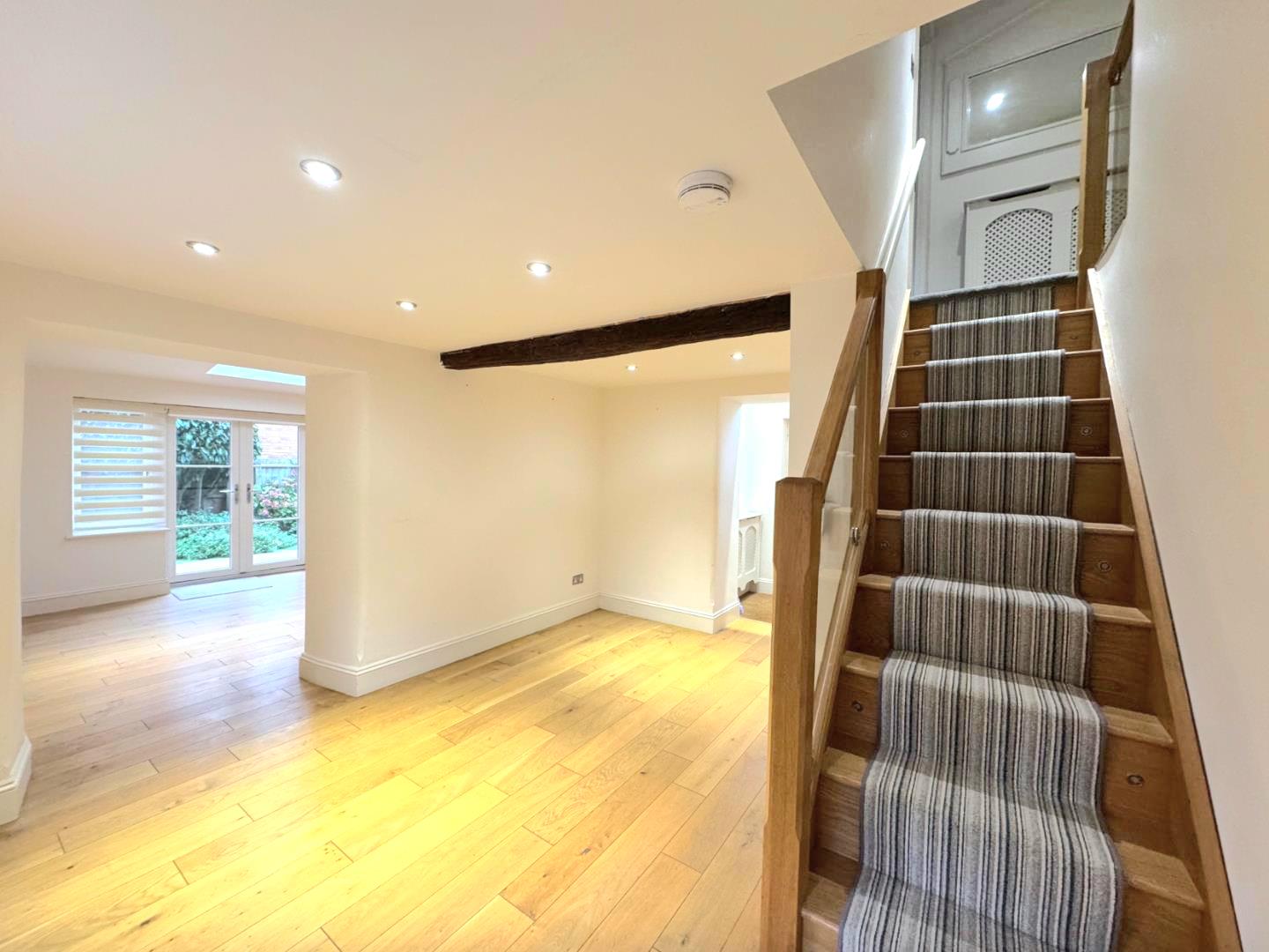 Park Close, Earls Barton