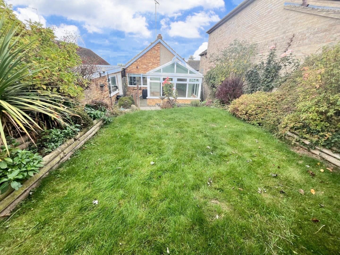 Barker Road, Earls Barton