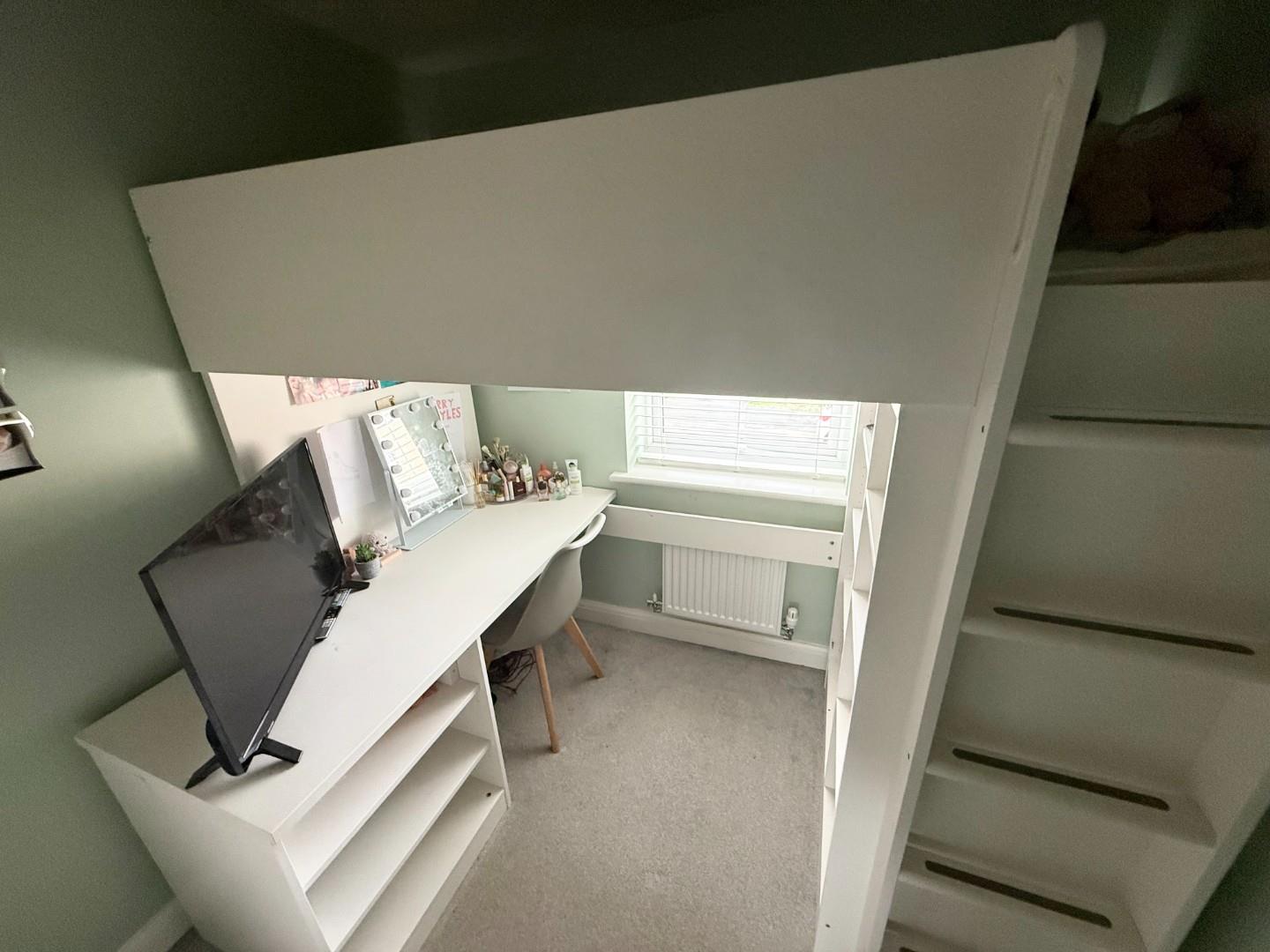 Golding Crescent, Earls Barton