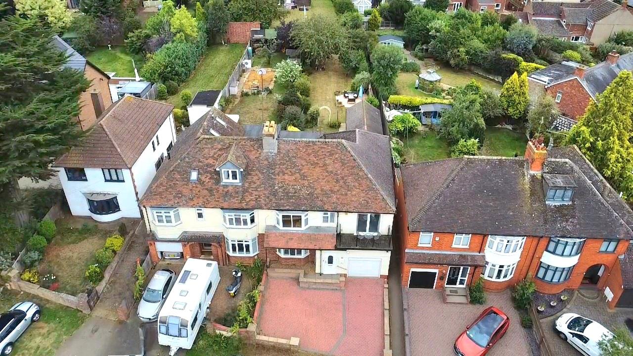 Northampton Road, Earls Barton