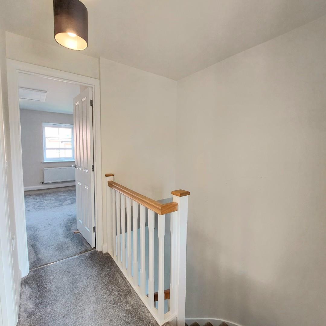 Mardell Way, Overstone