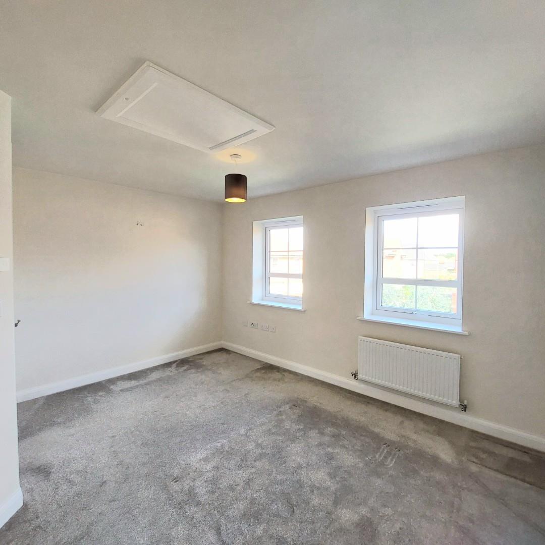 Mardell Way, Overstone