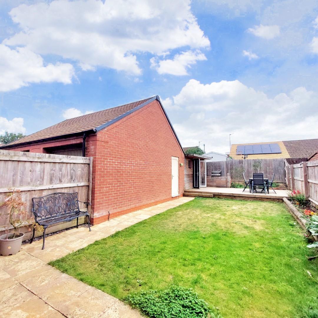 Holdenby Lane, Earls Barton