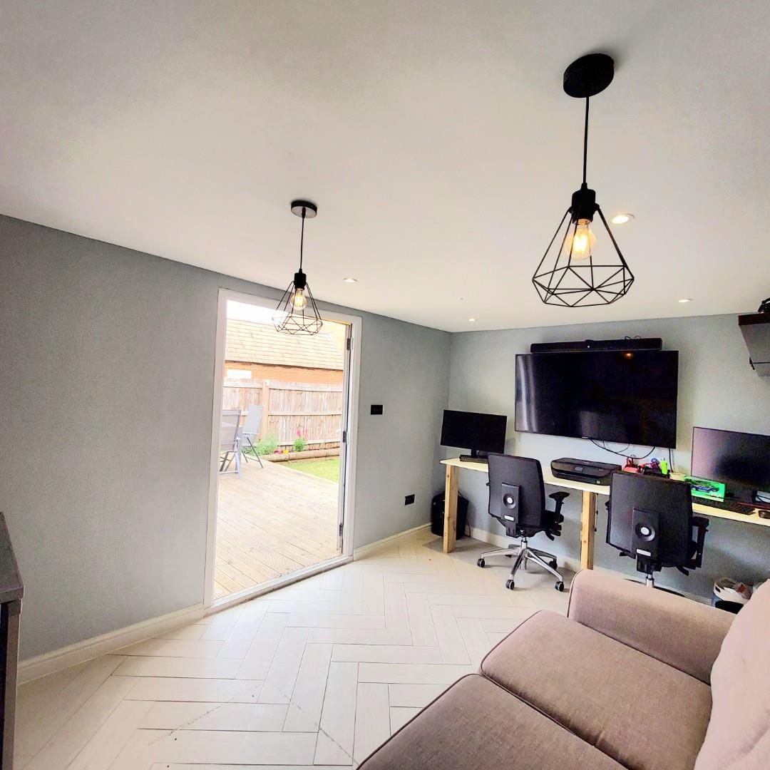 Holdenby Lane, Earls Barton