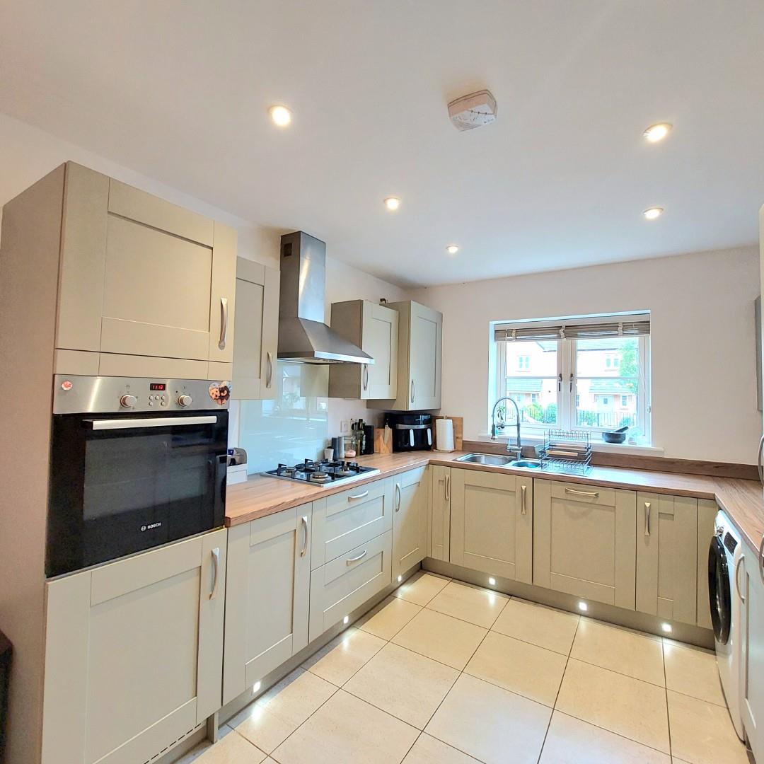 Holdenby Lane, Earls Barton