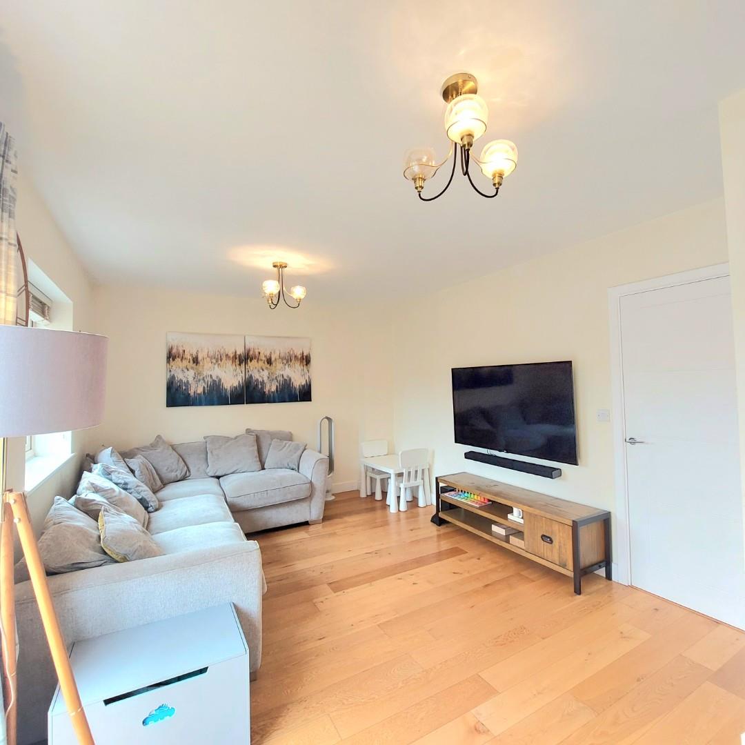 Holdenby Lane, Earls Barton