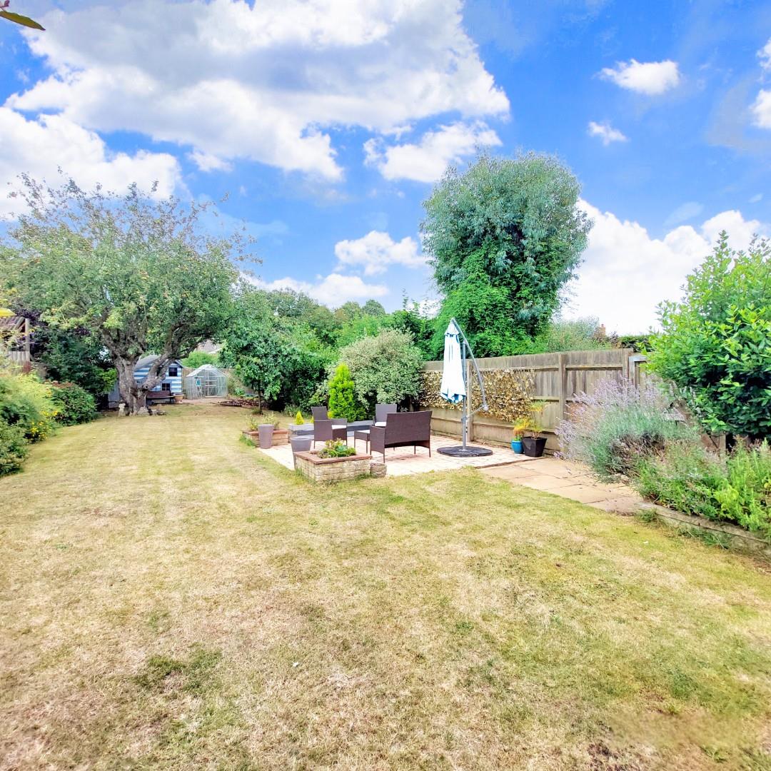 Northampton Road, Earls Barton