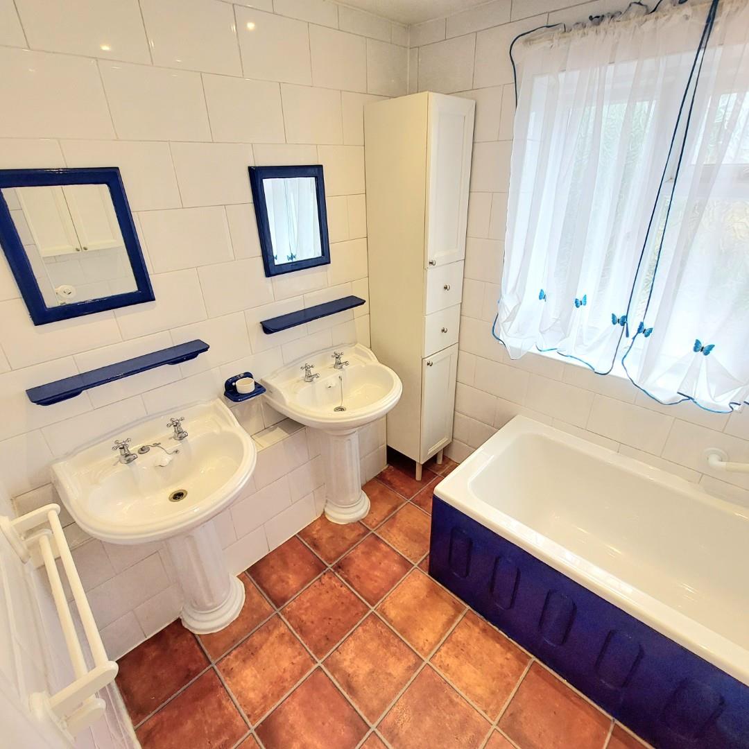 Northampton Road, Earls Barton