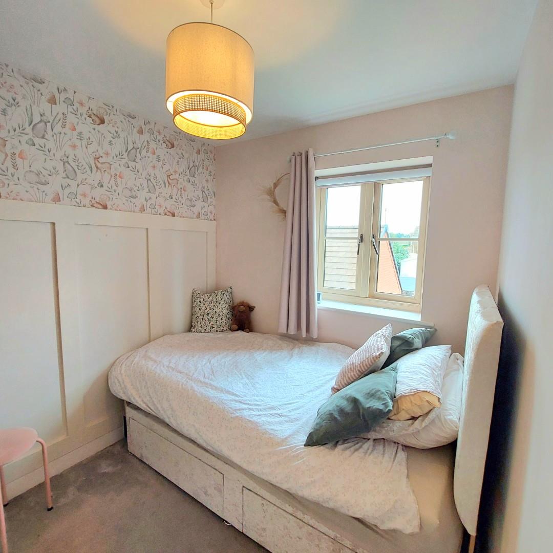 Holdenby Lane, Earls Barton