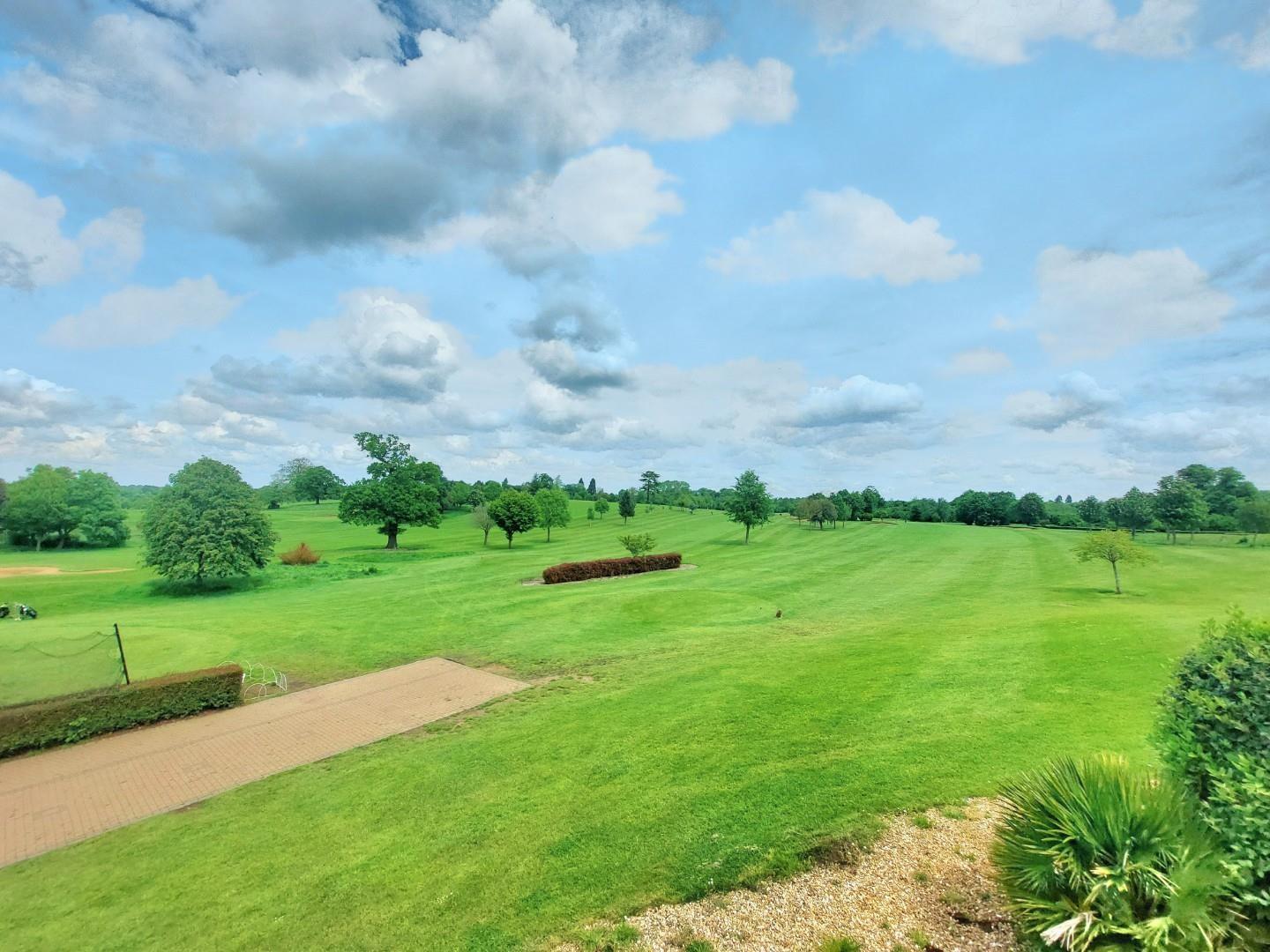 The Roundel, Overstone