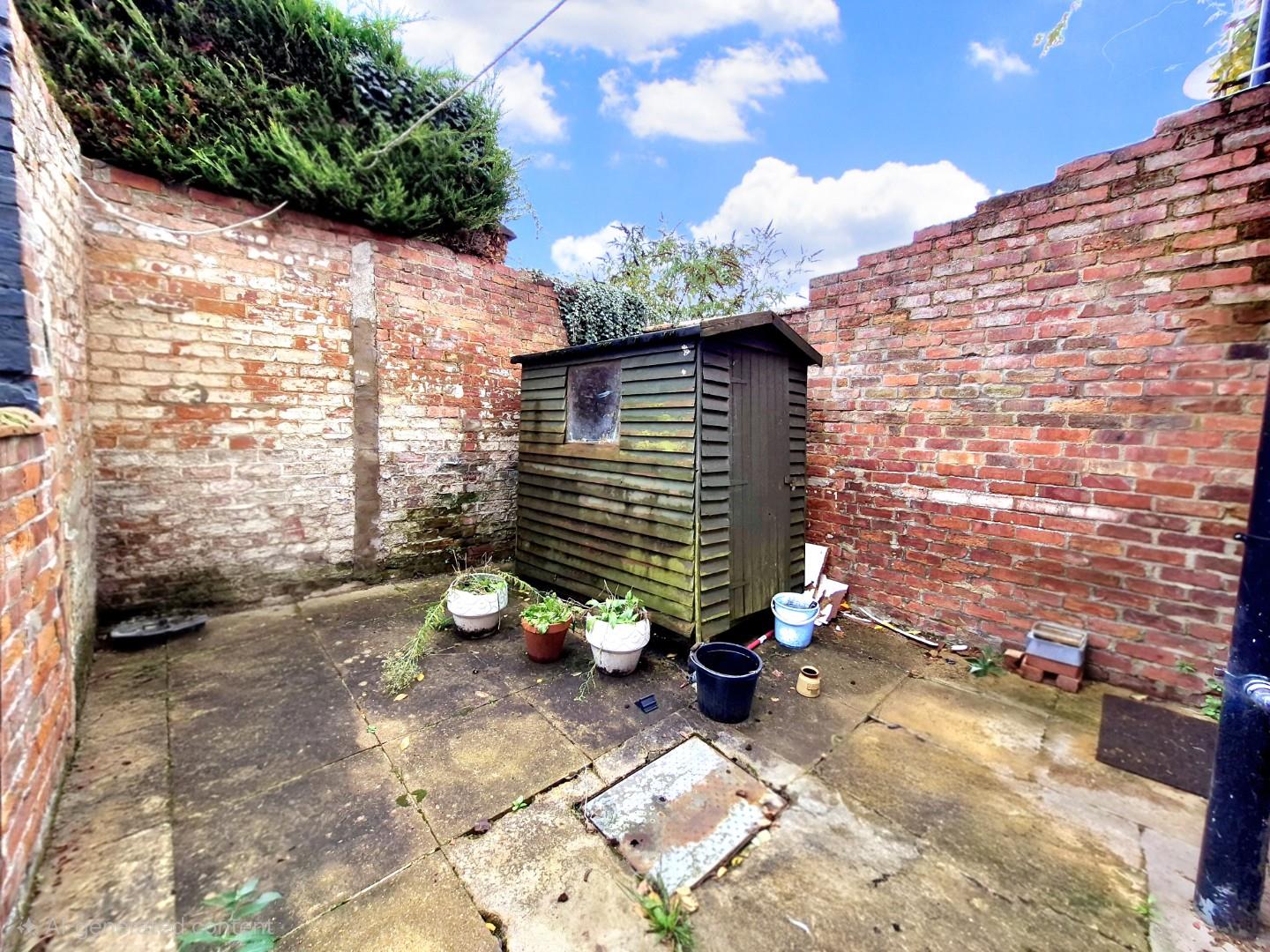 Tebbutts Yard, Earls Barton