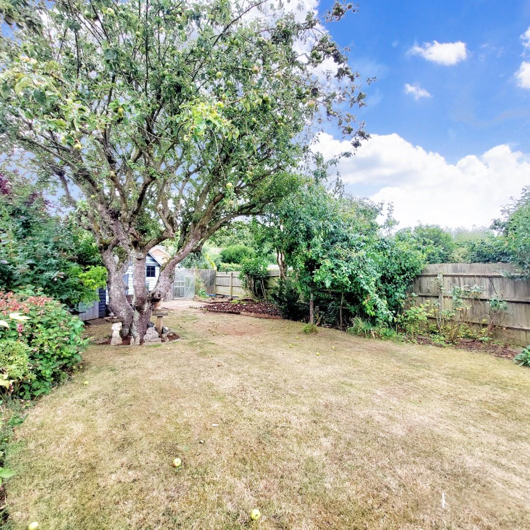 Northampton Road, Earls Barton