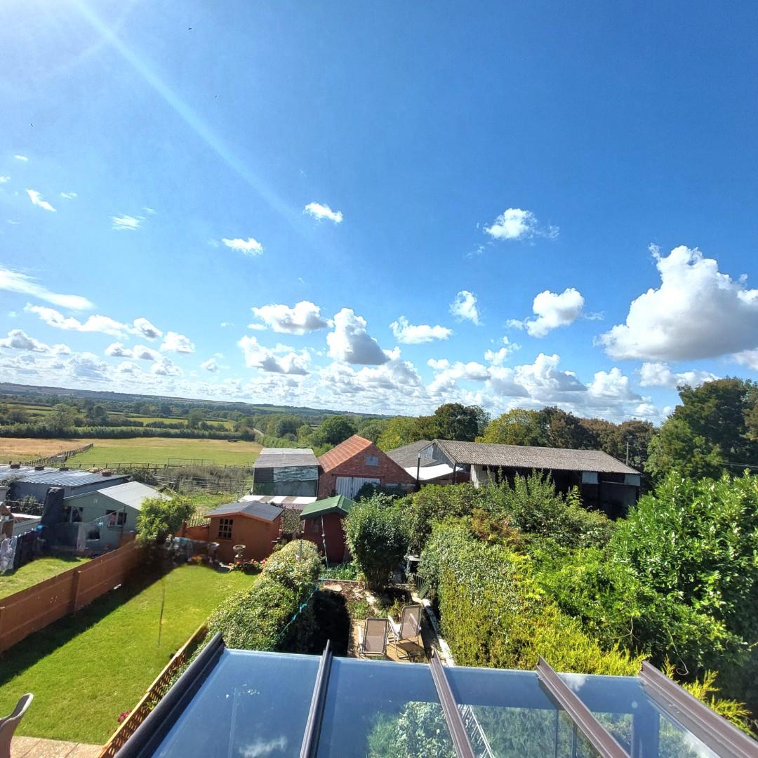 Sunnyside, Earls Barton