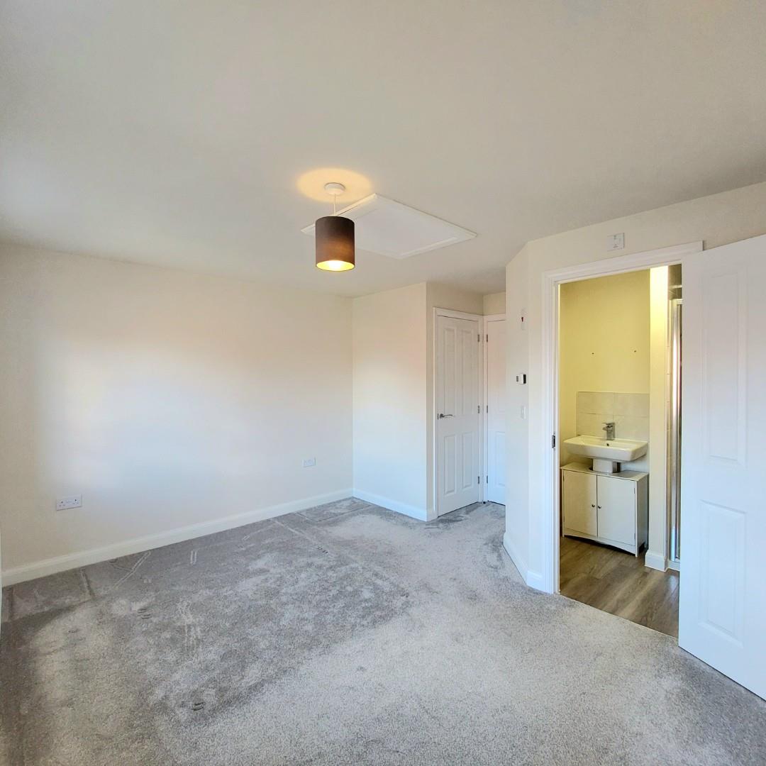 Mardell Way, Overstone