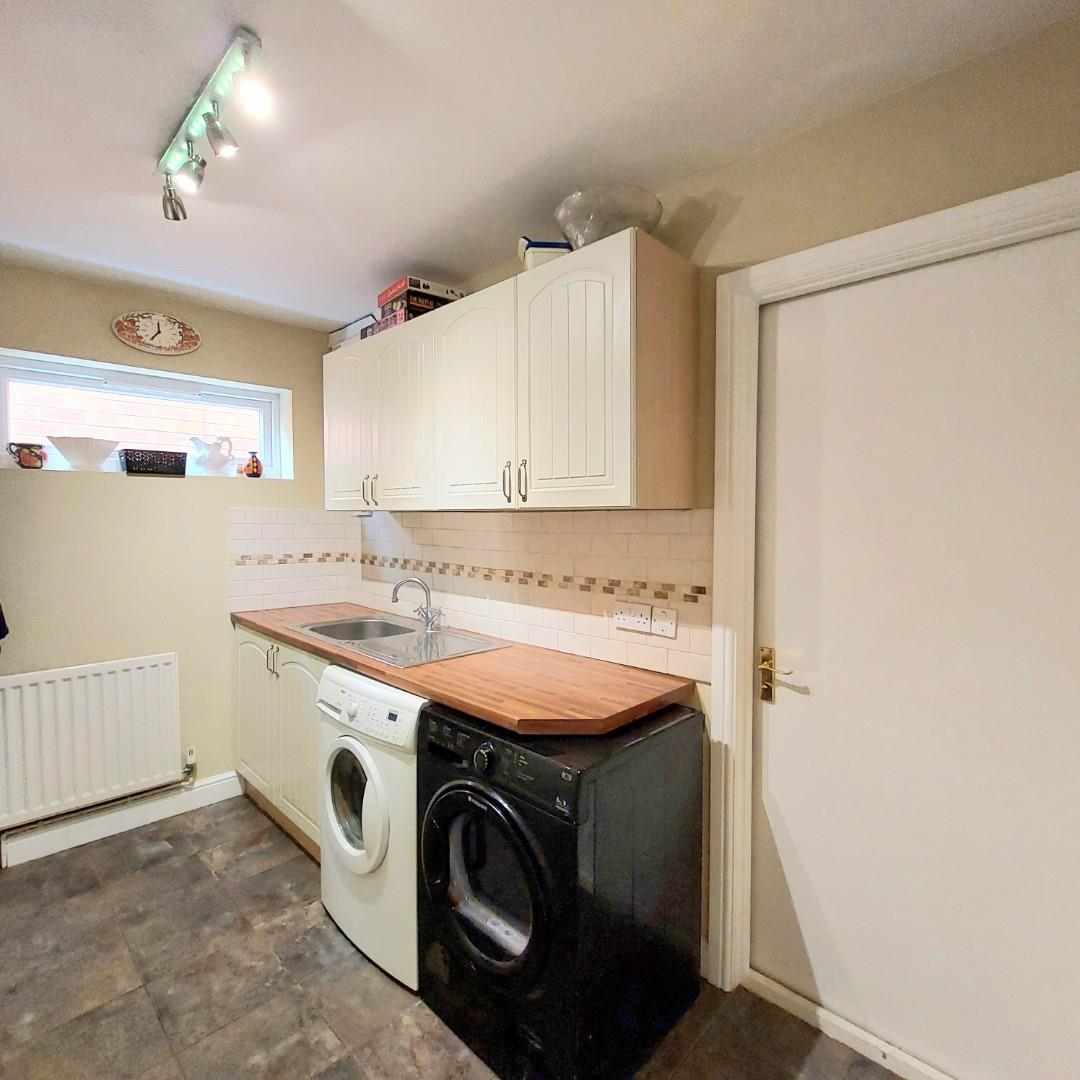 Northampton Road, Earls Barton