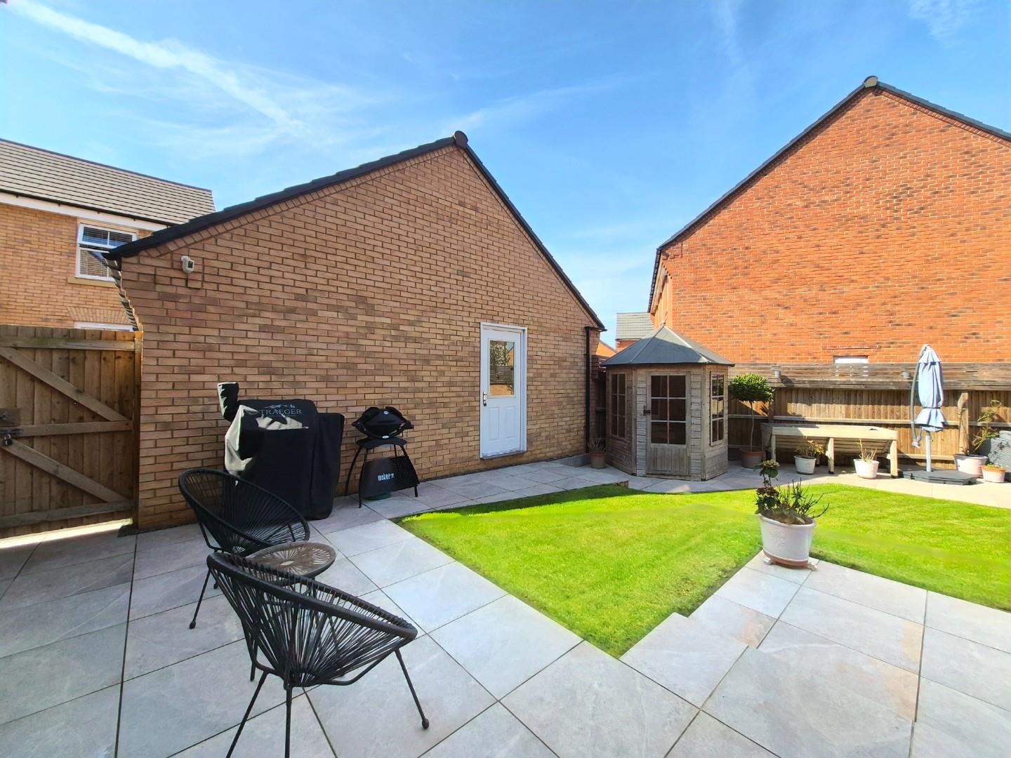 Golding Crescent, Earls Barton