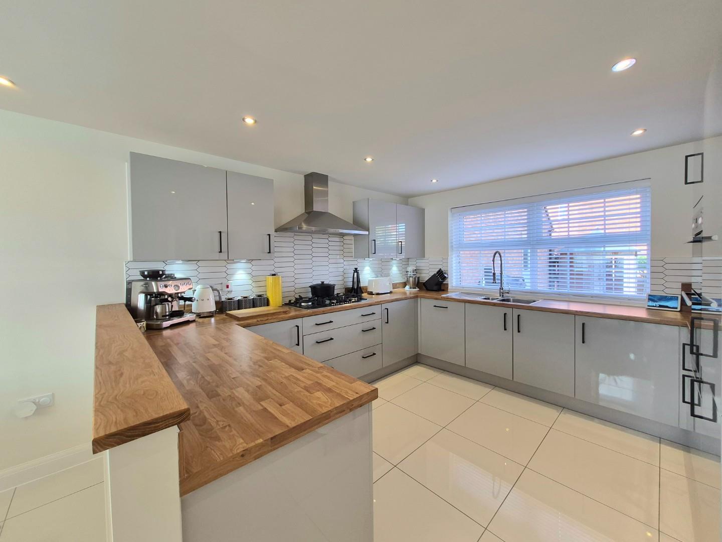 Golding Crescent, Earls Barton