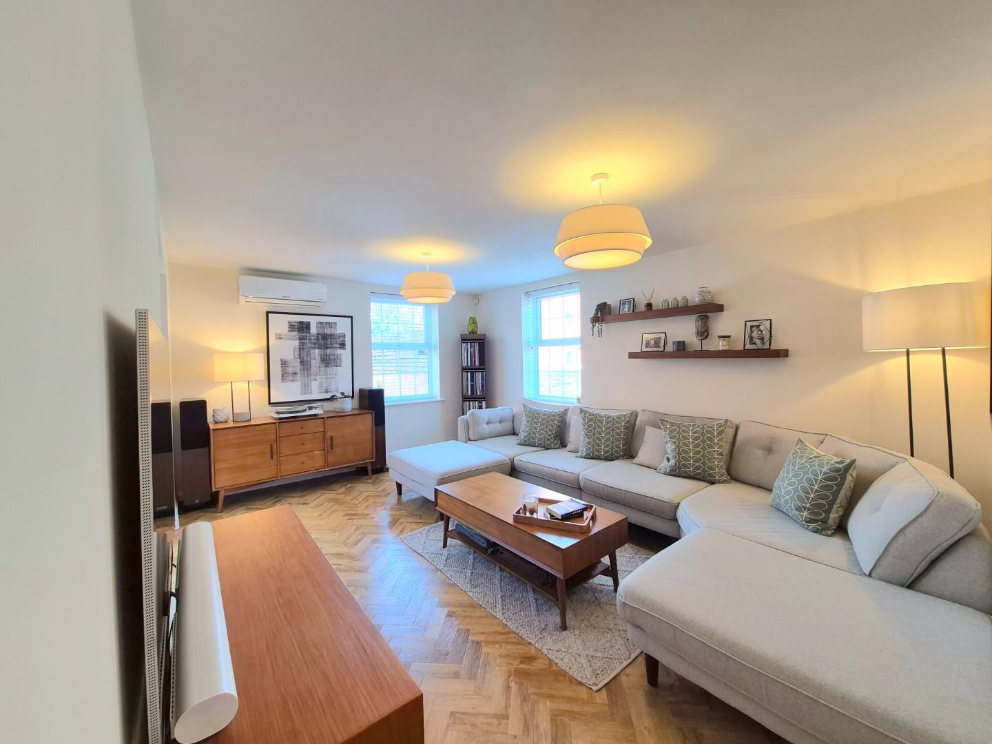 Golding Crescent, Earls Barton