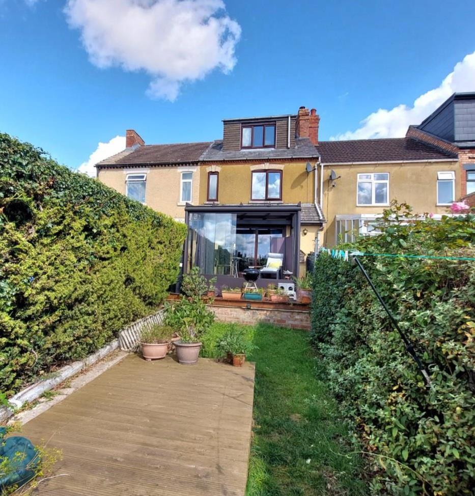 Sunnyside, Earls Barton