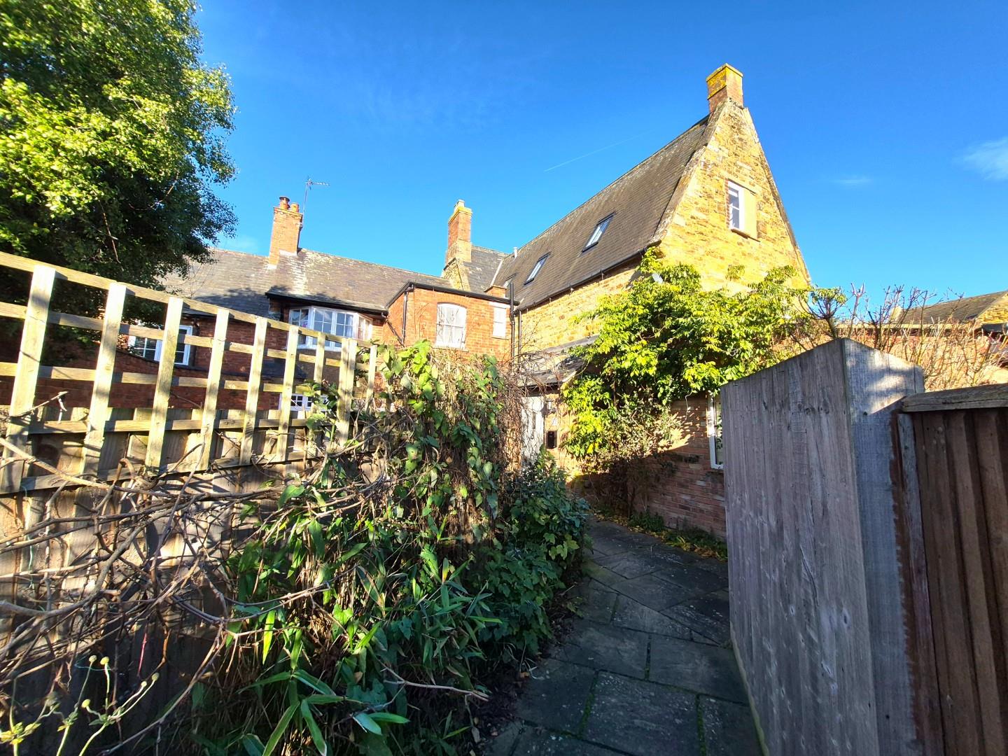 Park Close, Earls Barton