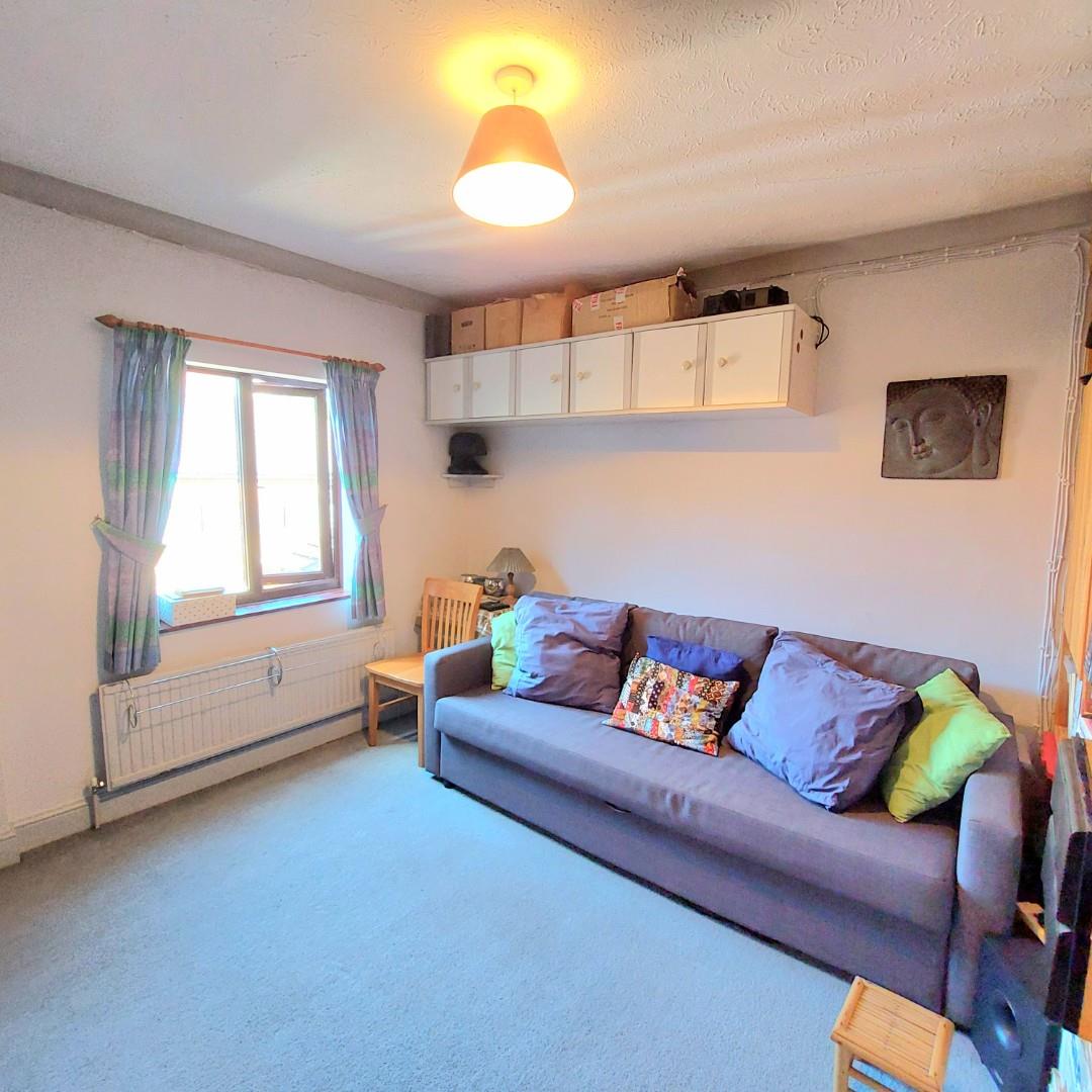 Sunnyside, Earls Barton