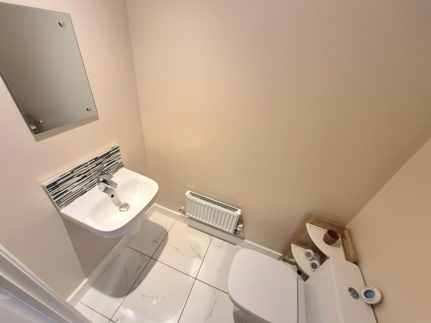 Holdenby Lane, Earls Barton