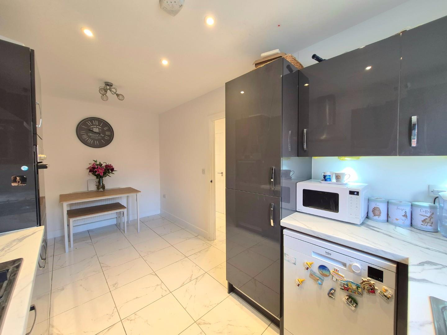 Holdenby Lane, Earls Barton