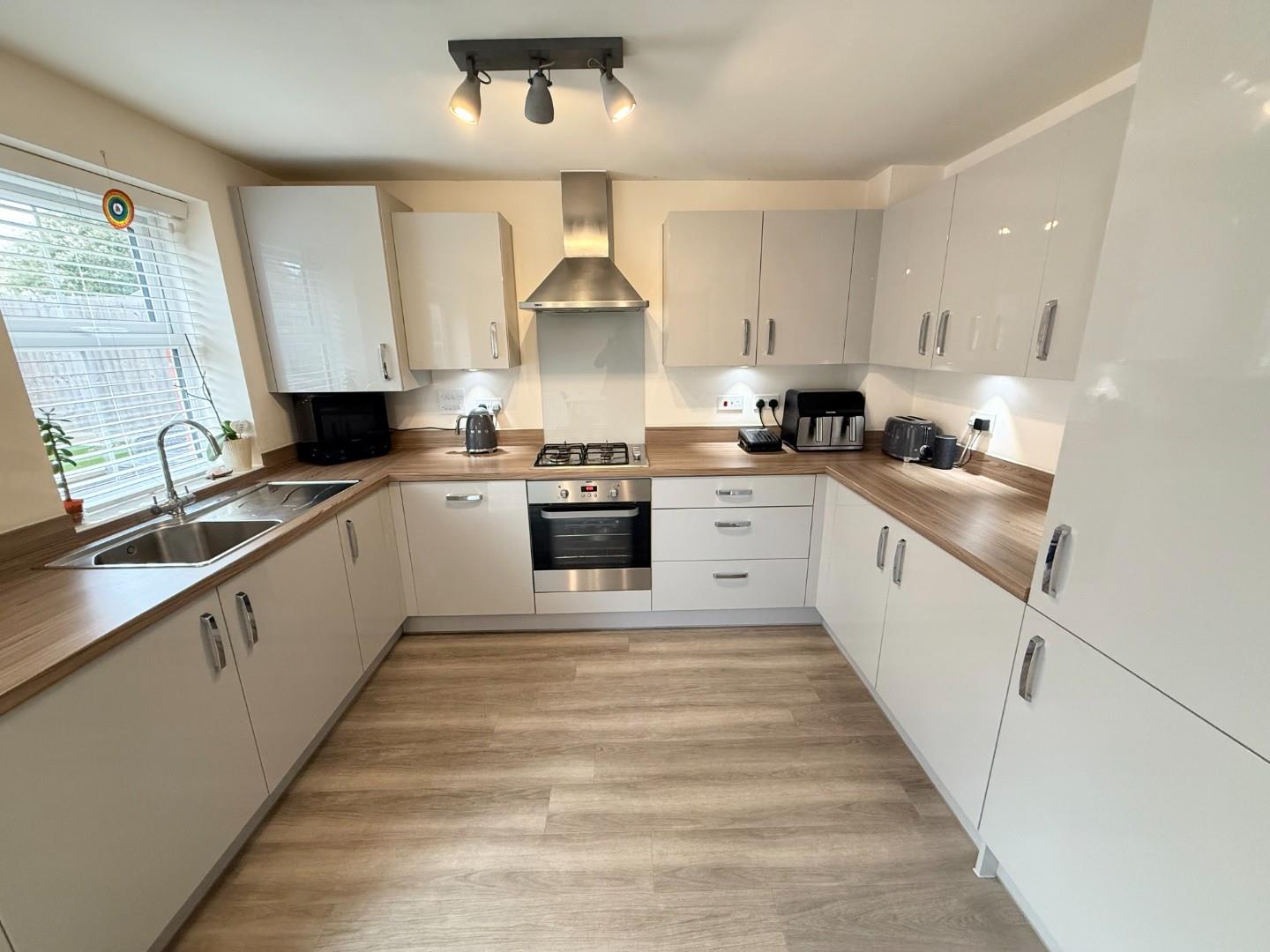 Golding Crescent, Earls Barton